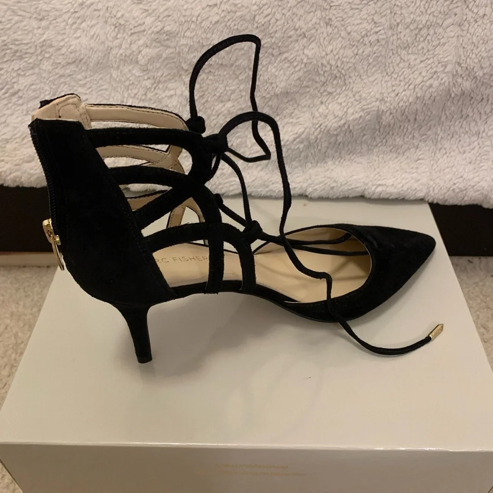 Marc Fisher Suede Heels 🖤 - Picture 7 of 7